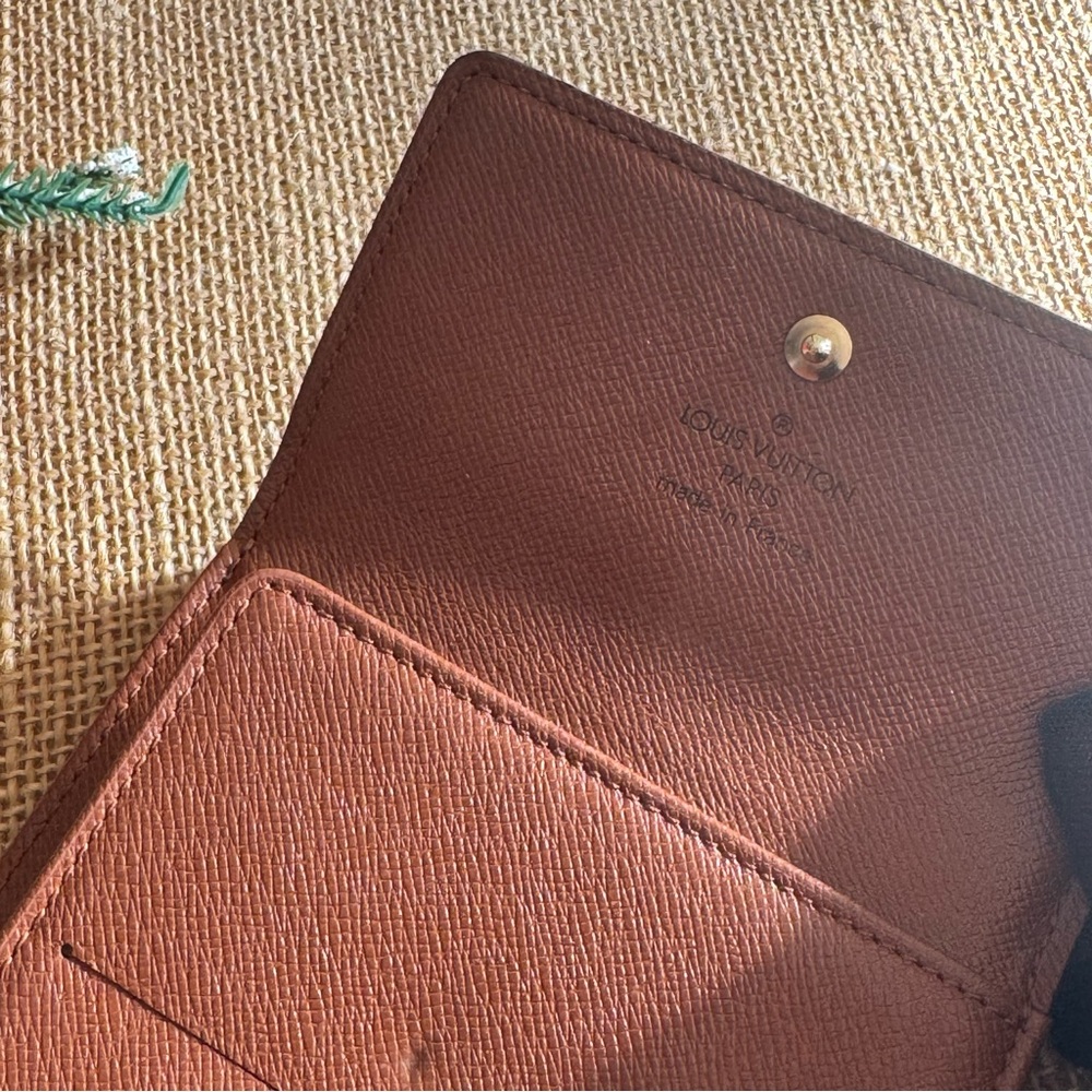 Louis Vuitton Monogram Wallet - Picture 5 of 7